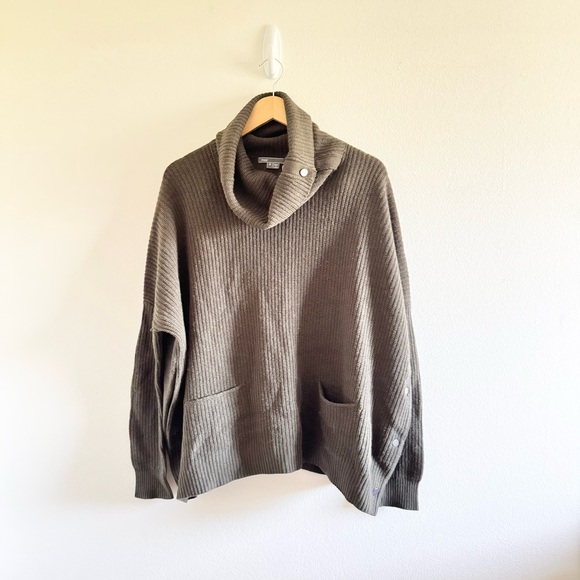 Vince Sweaters - New Vince Green Cowl Neck Buttons Oversized Sweater size Small